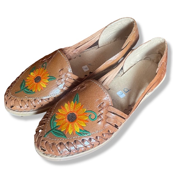 Mexican Leather Huaraches with Sunflower Embroidery - Picture 2 of 6